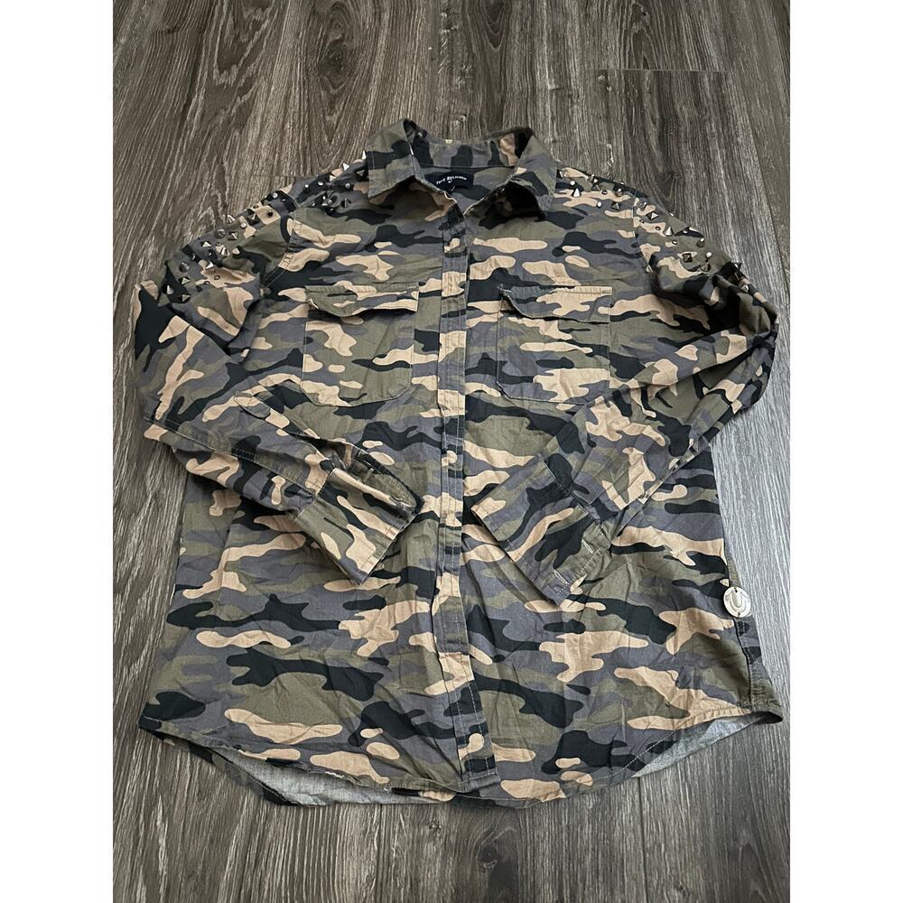 True Religion Women’s Camo Studded Button Down Utility Shirt size Small